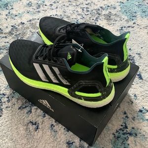 New never been worn original adidas sneakers